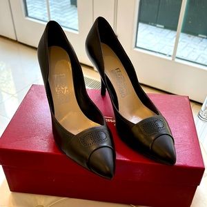 Ferragamo classic brown pumps